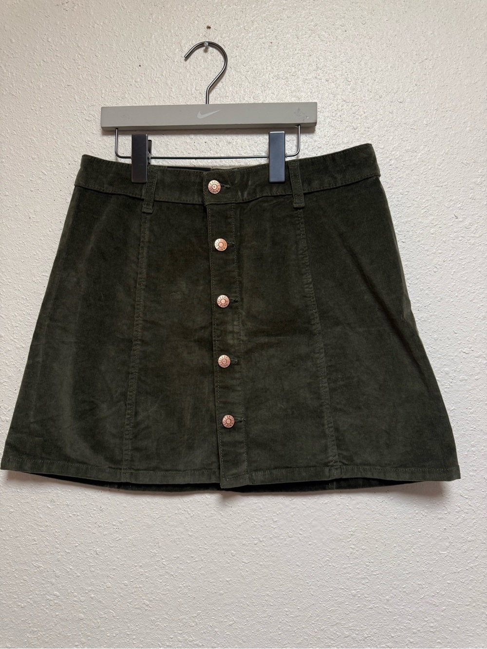 Celebrity Pink Olive Green Corduroy Button-Front A-Line Skirt size 9.